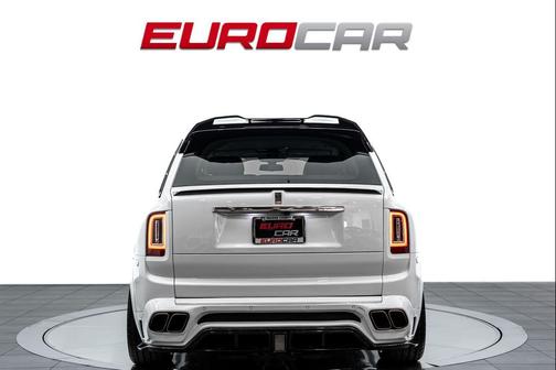Arctic White 2023 Rolls-Royce Cullinan