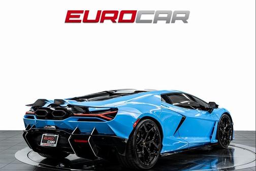 2025 Lamborghini Revuelto Base