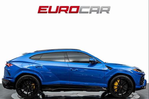 2021 Lamborghini Urus Graphite Capsule