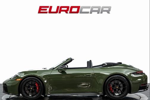 2025 Porsche 911 Carrera 4 GTS