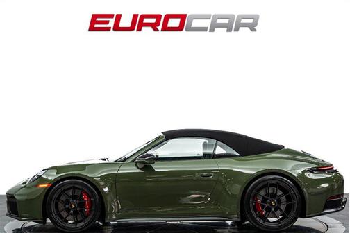 2025 Porsche 911 Carrera 4 GTS