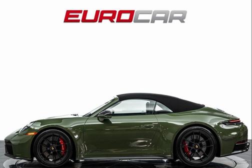 2025 Porsche 911 Carrera 4 GTS