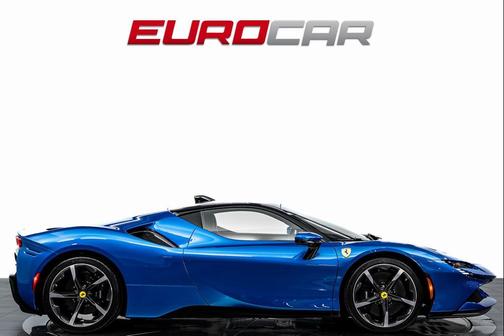 2022 Ferrari SF90 Stradale Base