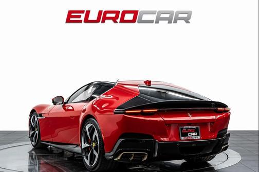 2025 Ferrari 12Cilindri Base