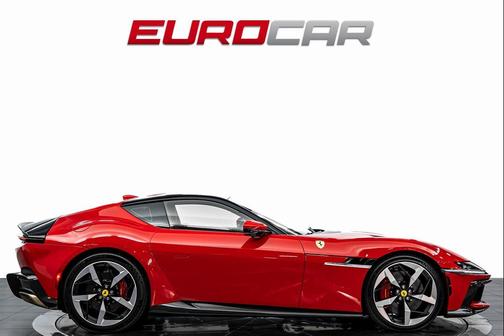 2025 Ferrari 12Cilindri Base