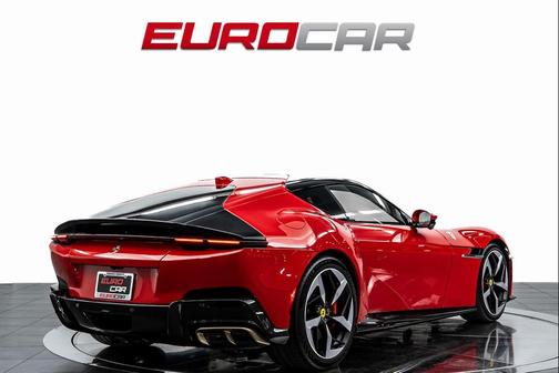 2025 Ferrari 12Cilindri Base