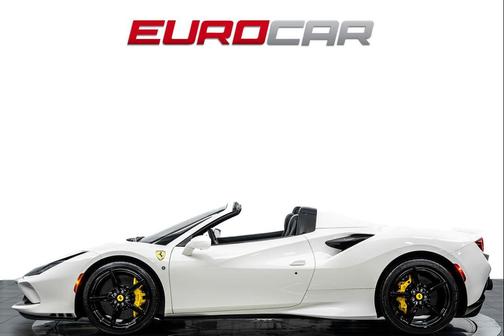 Bianco Avus 2022 Ferrari F8 Spider Base