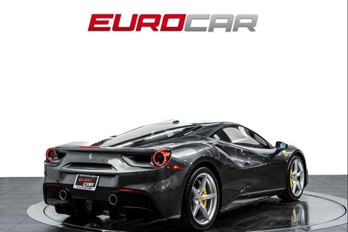 Grigio Silverstone Metallic 2018 Ferrari 488 GTB Base