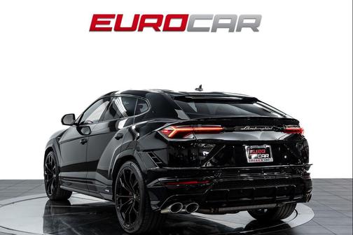 Black 2023 Lamborghini Urus S