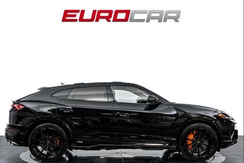 Black 2023 Lamborghini Urus S