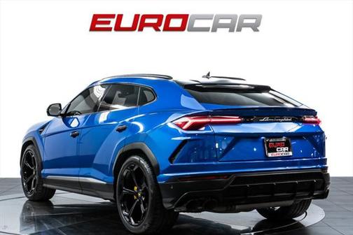 2020 Lamborghini Urus 