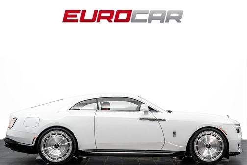 Arctic White 2024 Rolls-Royce Spectre