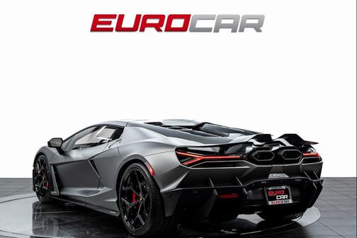 2025 Lamborghini Revuelto Base