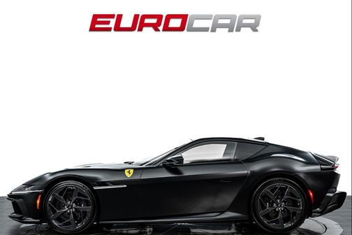 2025 Ferrari 12Cilindri Base