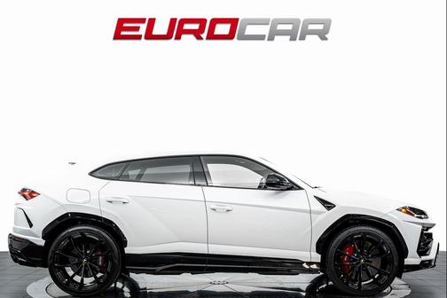 2022 Lamborghini Urus Graphite Capsule