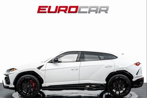 2022 Lamborghini Urus Graphite Capsule