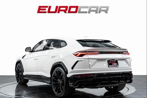 2022 Lamborghini Urus Graphite Capsule