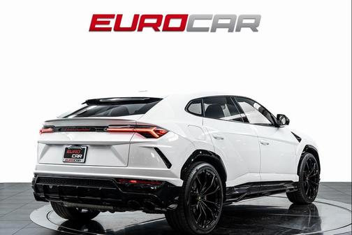2022 Lamborghini Urus Graphite Capsule