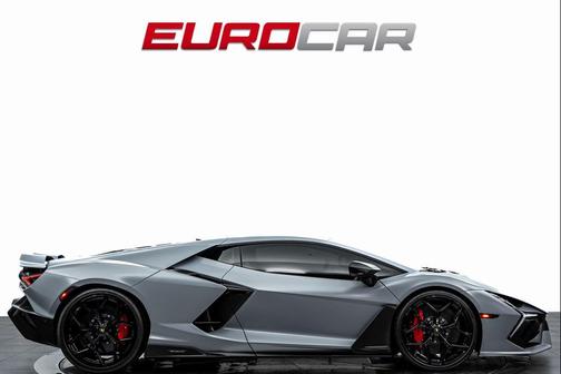 2024 Lamborghini Revuelto Base
