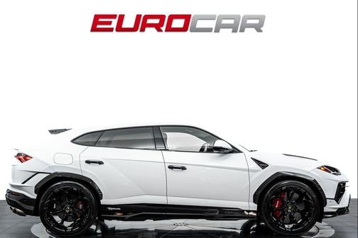 Bianco Monocerus Metallic 2024 Lamborghini Urus Performante