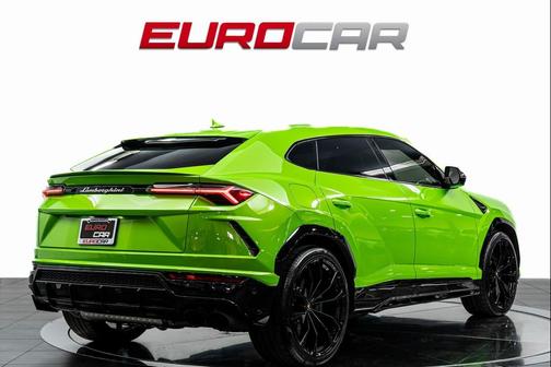 2021 Lamborghini Urus Graphite Capsule