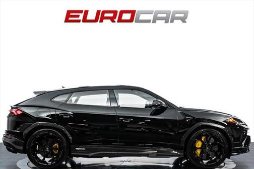 2024 Lamborghini Urus Performante