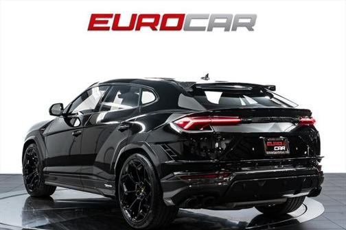 2024 Lamborghini Urus Performante
