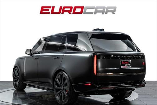 2025 Land Rover Range Rover P615 SV