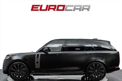2025 Land Rover Range Rover P615 SV