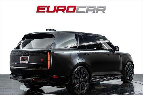 2025 Land Rover Range Rover P615 SV