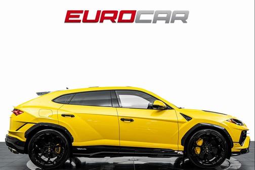 2023 Lamborghini Urus Performante