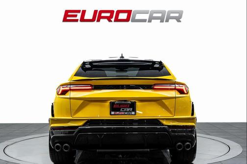 2023 Lamborghini Urus Performante