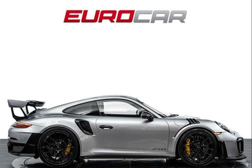 GT Silver Metallic 2018 Porsche 911 GT2 RS