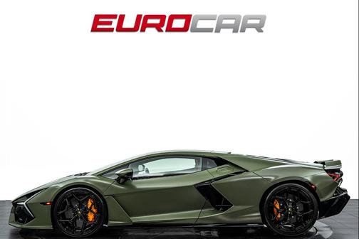 Verde Turbine Matt 2025 Lamborghini Revuelto Base