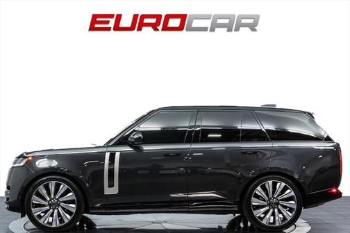 2025 Land Rover Range Rover P615 SV