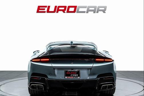 2025 Ferrari 12Cilindri Base