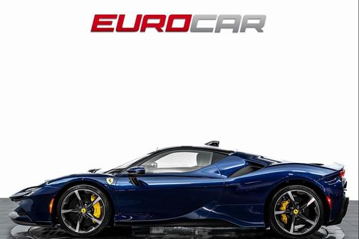 2023 Ferrari SF90 Stradale Base