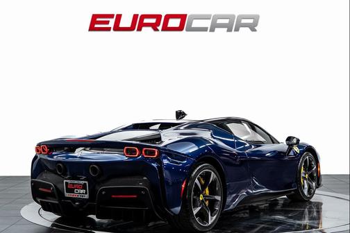 2023 Ferrari SF90 Stradale Base