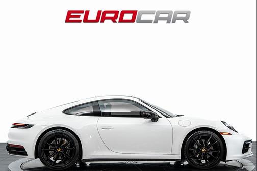 2021 Porsche 911 Carrera
