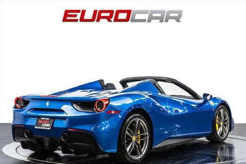 2017 Ferrari 488 Spider Base