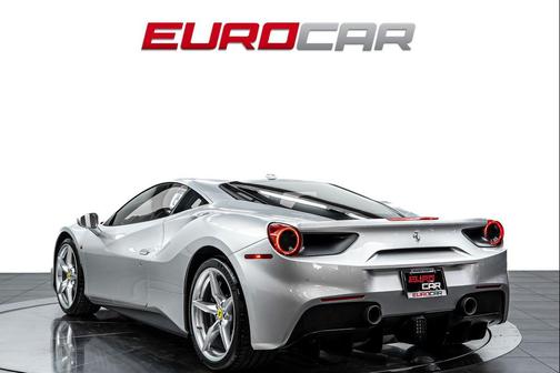 Argento Nurburgring 2016 Ferrari 488 GTB Base