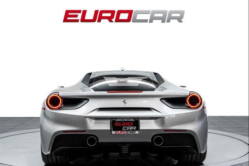 Argento Nurburgring 2016 Ferrari 488 GTB Base