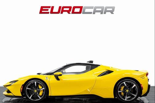 2022 Ferrari SF90 Stradale Base