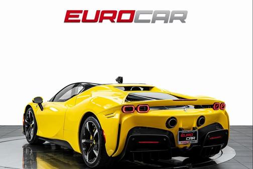2022 Ferrari SF90 Stradale Base