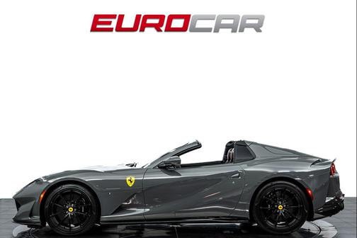 Grigio Medio 2023 Ferrari 812 GTS Base