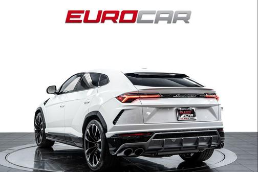 2020 Lamborghini Urus Base