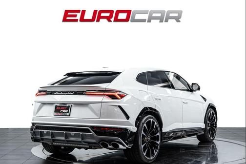 2020 Lamborghini Urus Base