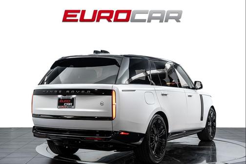 Icy White SV Bespoke Special Effect Satin 2024 Land Rover Range Rover P615 SV