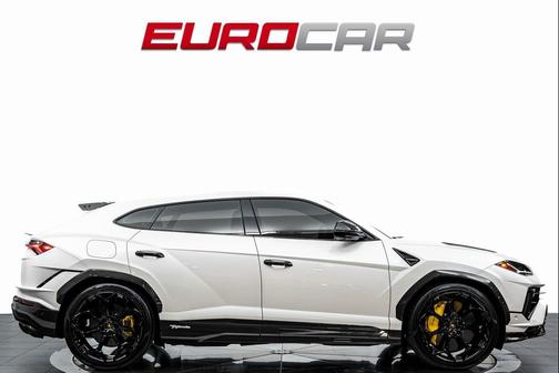 2024 Lamborghini Urus Performante