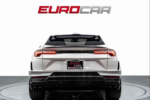 2024 Lamborghini Urus Performante
